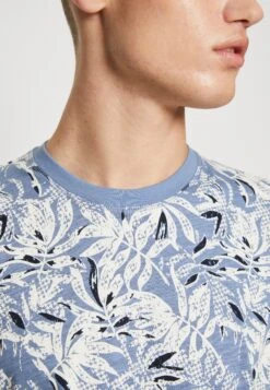 Tom Tailor Allover Printed- T-Shirt Print - Blue/Offwhite 11 Tom Tailor Allover Printed- T-Shirt Print - Blue/Offwhite -Next Verkoopwinkel b802c4dd520347b38b5d3cee9eb61149