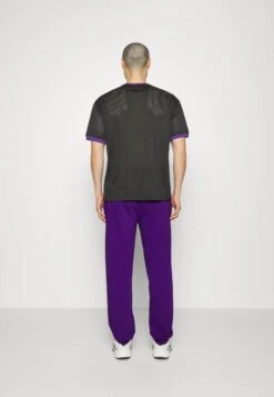 NEW ERA Nba Los Angeles LakersLogo Joggers - Fanartikel - Lilac 7 NEW ERA Nba Los Angeles LakersLogo Joggers - Fanartikel - Lilac -Next Verkoopwinkel b97da8d48fd64555a18035af32f6120a