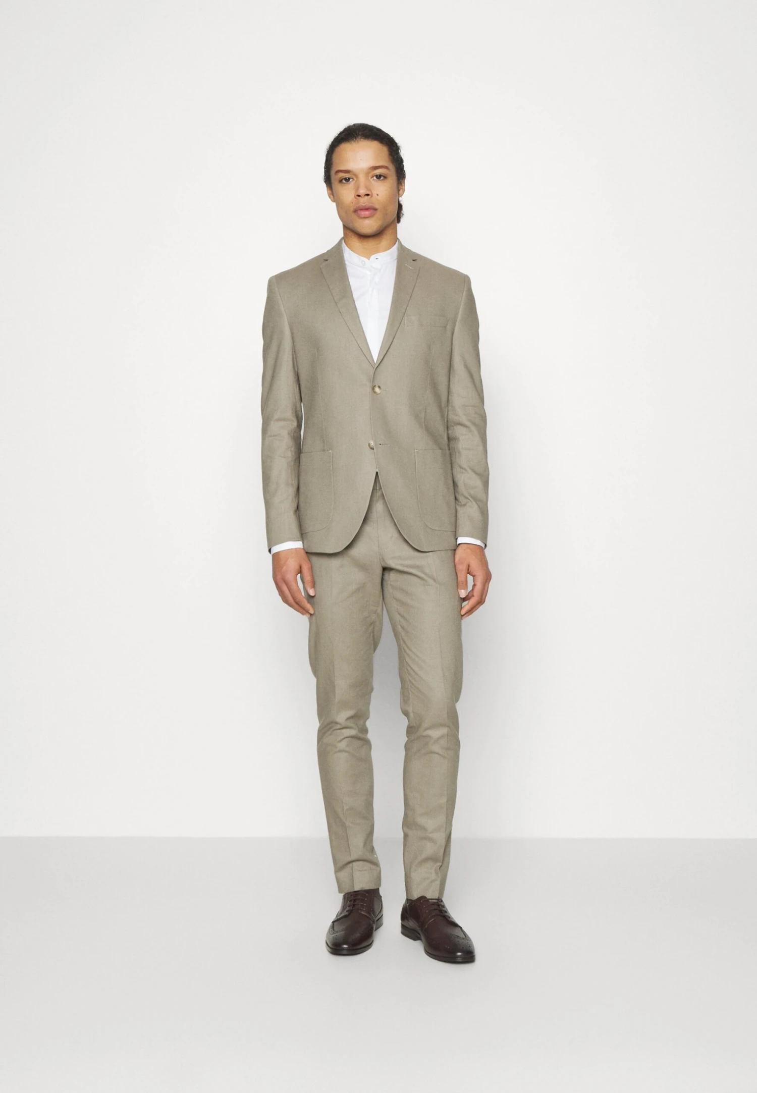 The Fashion Suit Notch Patch Pockets - Kostuum - Khaki 1 The Fashion Suit Notch Patch Pockets - Kostuum - Khaki