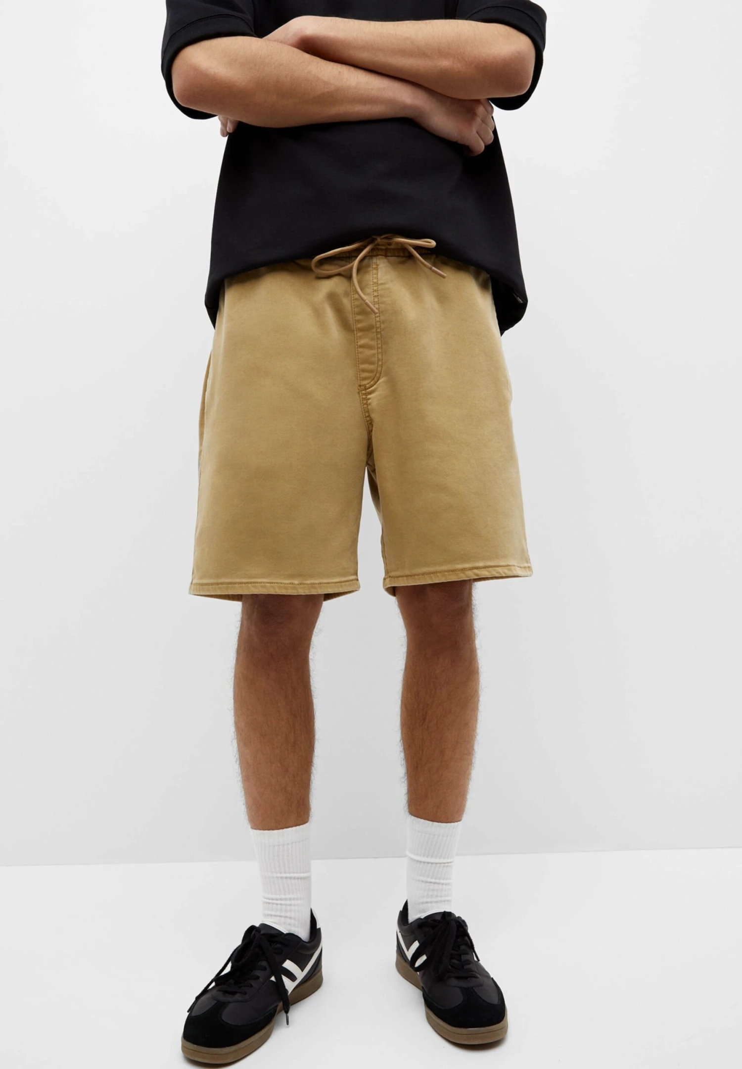 PULL & BEAR Basic Bermuda Joggers - Shorts - Ochre 1 PULL & BEAR Basic Bermuda Joggers - Shorts - Ochre
