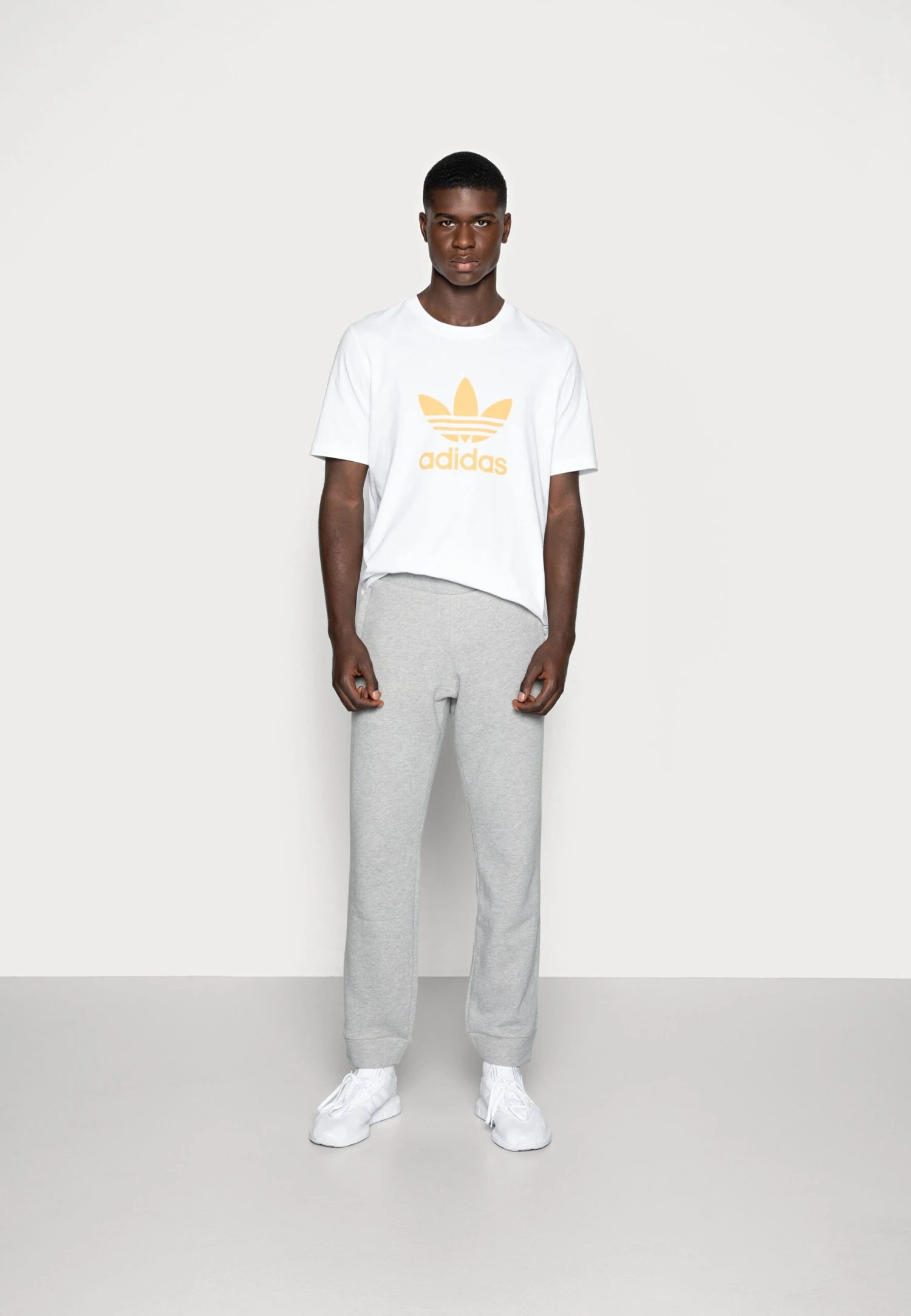 Adidas Originals Trefoil Pant Unisex - Trainingsbroek - Mottled Grey 2 Adidas Originals Trefoil Pant Unisex - Trainingsbroek - Mottled Grey - Afbeelding 2