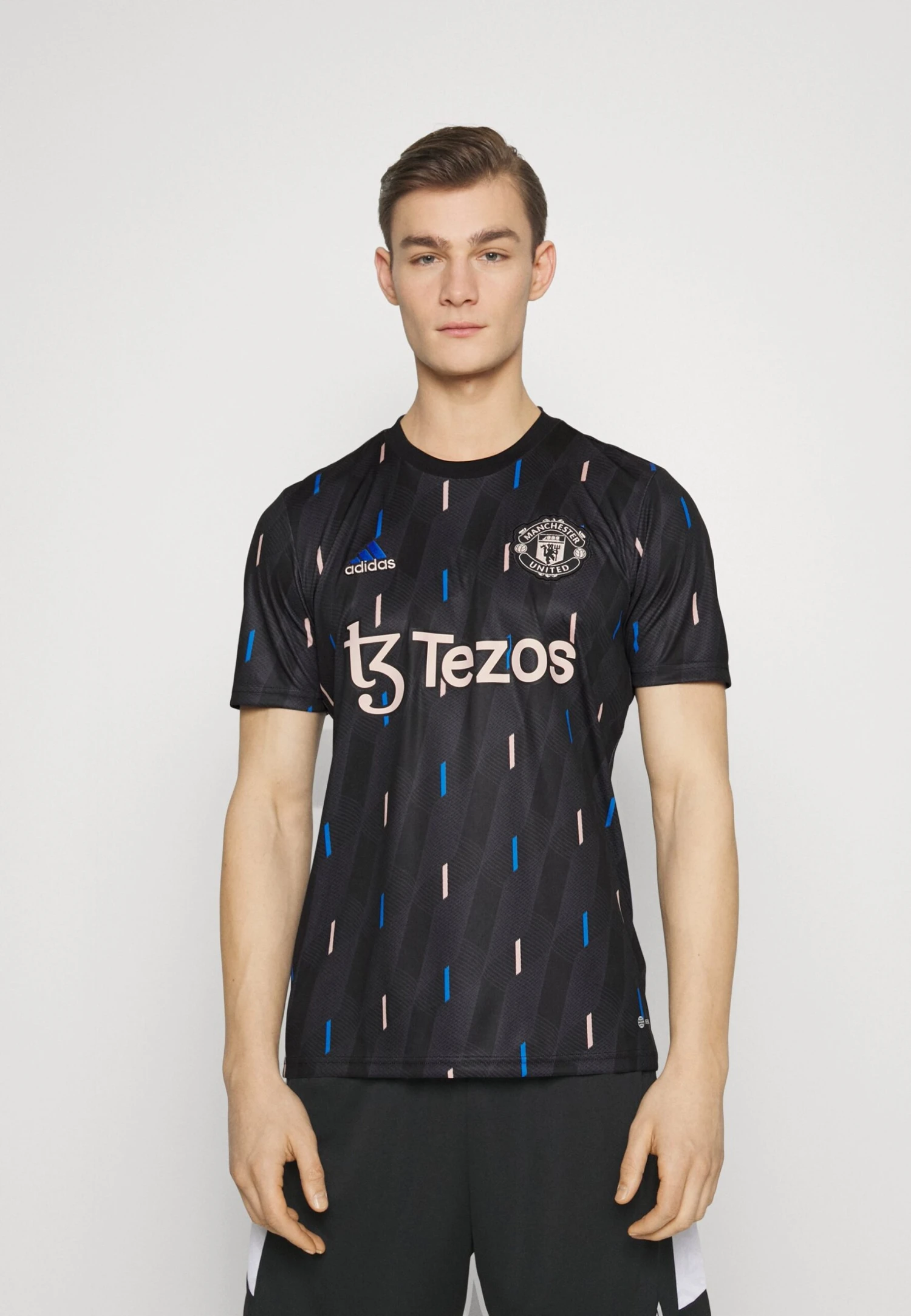 ADIDAS PERFORMANCE Manchester United Prematch - Fanartikel - Black/Night Grey/Glory Blue/Icey Pink 1 ADIDAS PERFORMANCE Manchester United Prematch - Fanartikel - Black/Night Grey/Glory Blue/Icey Pink