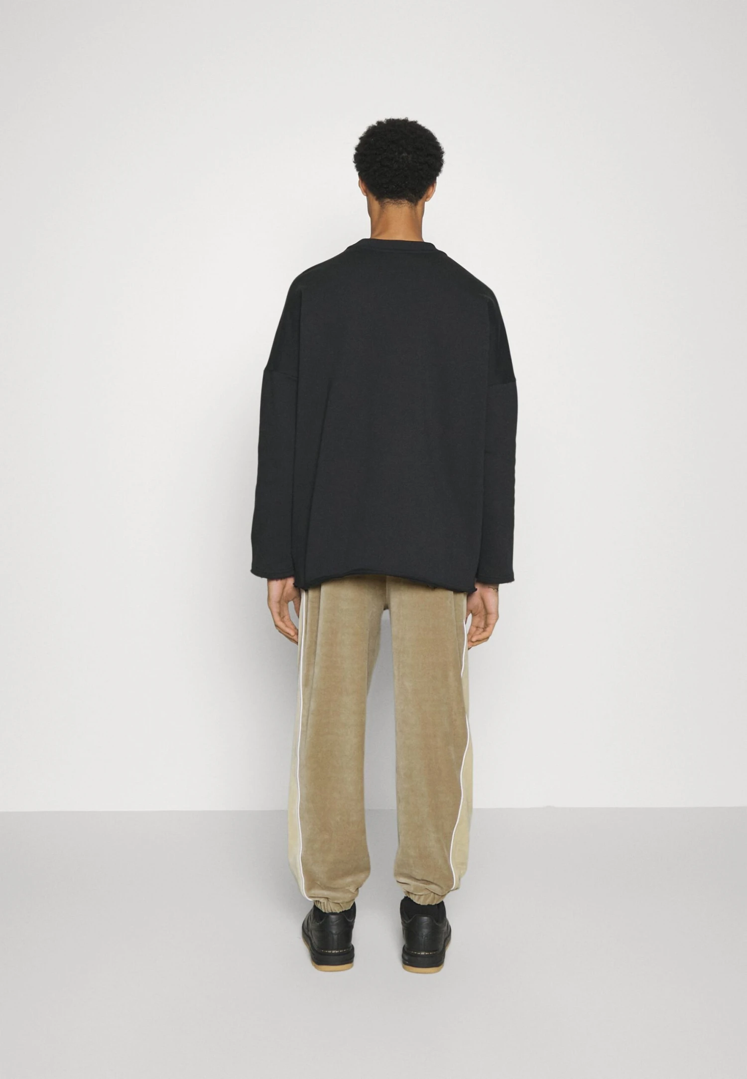 Sean John Script Colorblock Trackpants - Trainingsbroek - Beige 3 Sean John Script Colorblock Trackpants - Trainingsbroek - Beige - Afbeelding 3