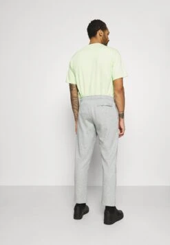 Nike Sportswear Club Pant - Trainingsbroek - Grey Heather/Matte Silver/White 10 Nike Sportswear Club Pant - Trainingsbroek - Grey Heather/Matte Silver/White -Next Verkoopwinkel cbc785ae47bb4a028a3a197df9c6c833