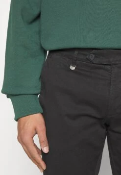 Antony Morato Trousers Bryan - Chino - Black 9 Antony Morato Trousers Bryan - Chino - Black -Next Verkoopwinkel cc2ff1c5223b45119202988462808e8c