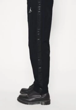 Jordan Warmup Pant - Trainingsbroek - Black/Sail 13 Jordan Warmup Pant - Trainingsbroek - Black/Sail -Next Verkoopwinkel cfb86a00104042f5bd21730327c58259