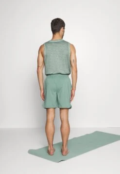Puma Studio Foundation Short - Korte Broeken - Eucalyptus 8 Puma Studio Foundation Short - Korte Broeken - Eucalyptus -Next Verkoopwinkel d6178354d24f4c71b7f549e59bf77f7f