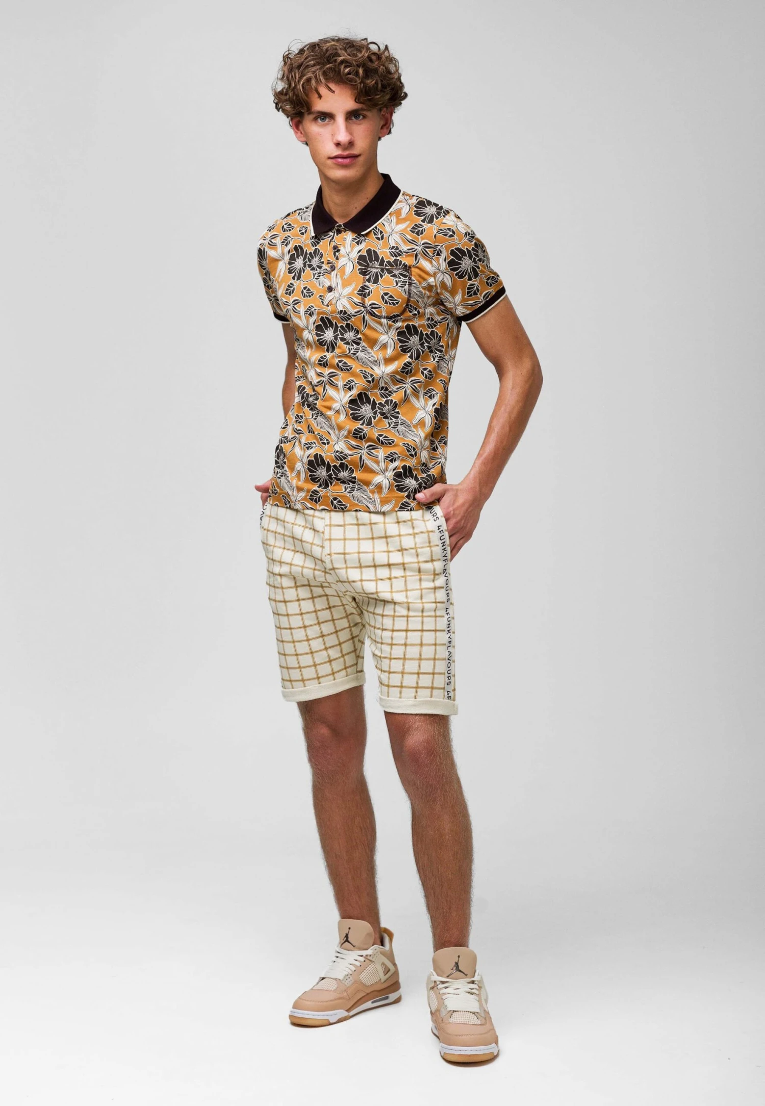 Touch Of Class -With Checkered Pattern - Shorts - Offwhite 1 Touch Of Class -With Checkered Pattern - Shorts - Offwhite