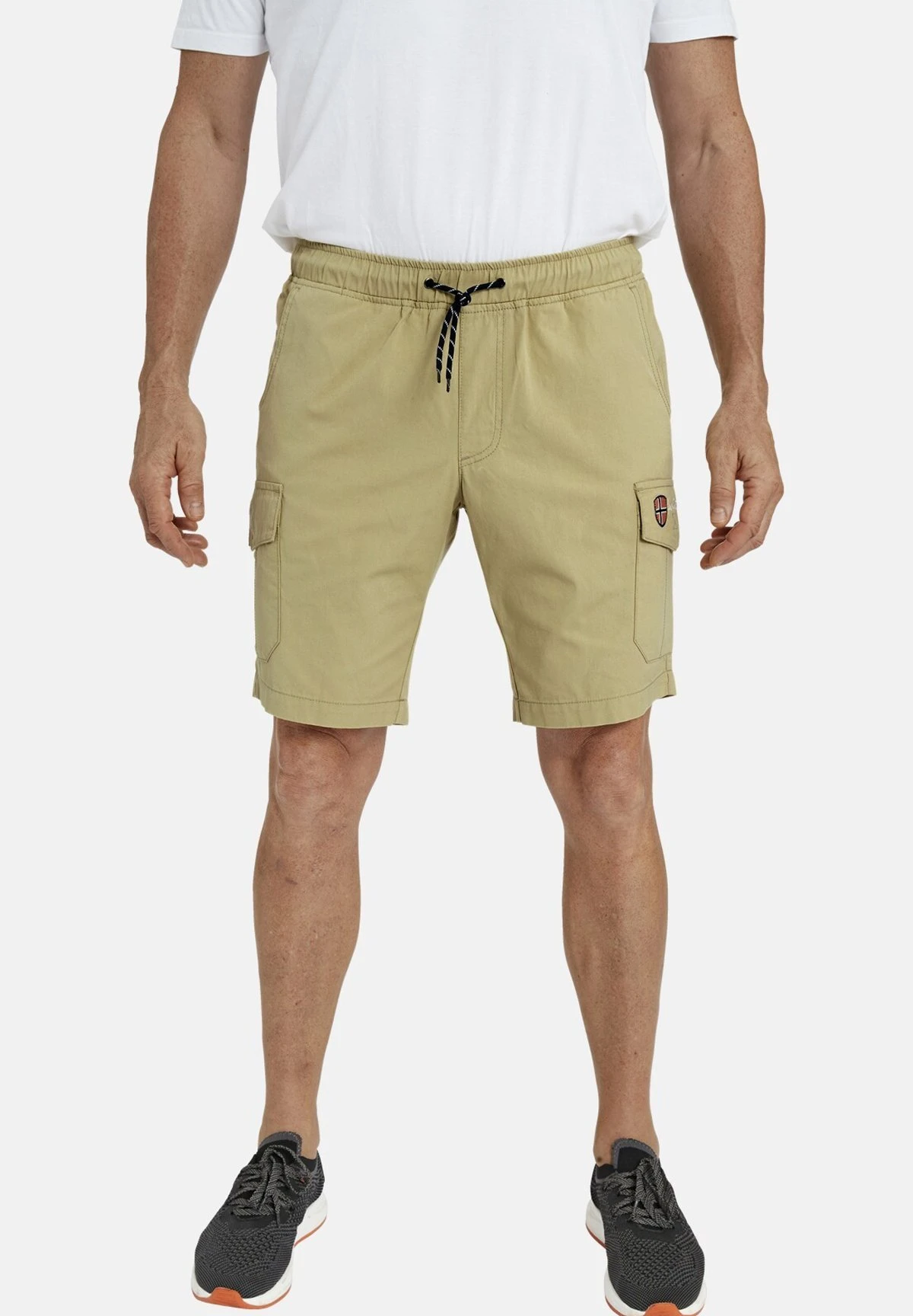 Tiefbundbermuda Tolvi - Shorts - Hellgrün 1 Tiefbundbermuda Tolvi - Shorts - Hellgrün