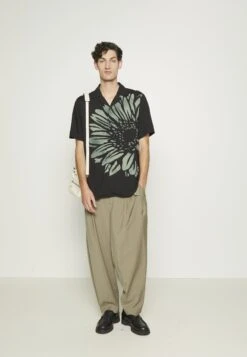 Emporio Armani Pantaloni - Broek - Verde Militare 6 Emporio Armani Pantaloni - Broek - Verde Militare -Next Verkoopwinkel ddb1d50158a245bda2823e4a4564257b