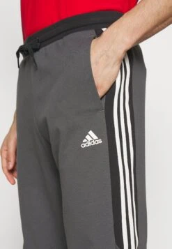 Adidas Sportswear M Cb Ts - Trainingspak - Grey Six 13 Adidas Sportswear M Cb Ts - Trainingspak - Grey Six -Next Verkoopwinkel ddcc9dd1b0f4477dad13d4134eed30cf