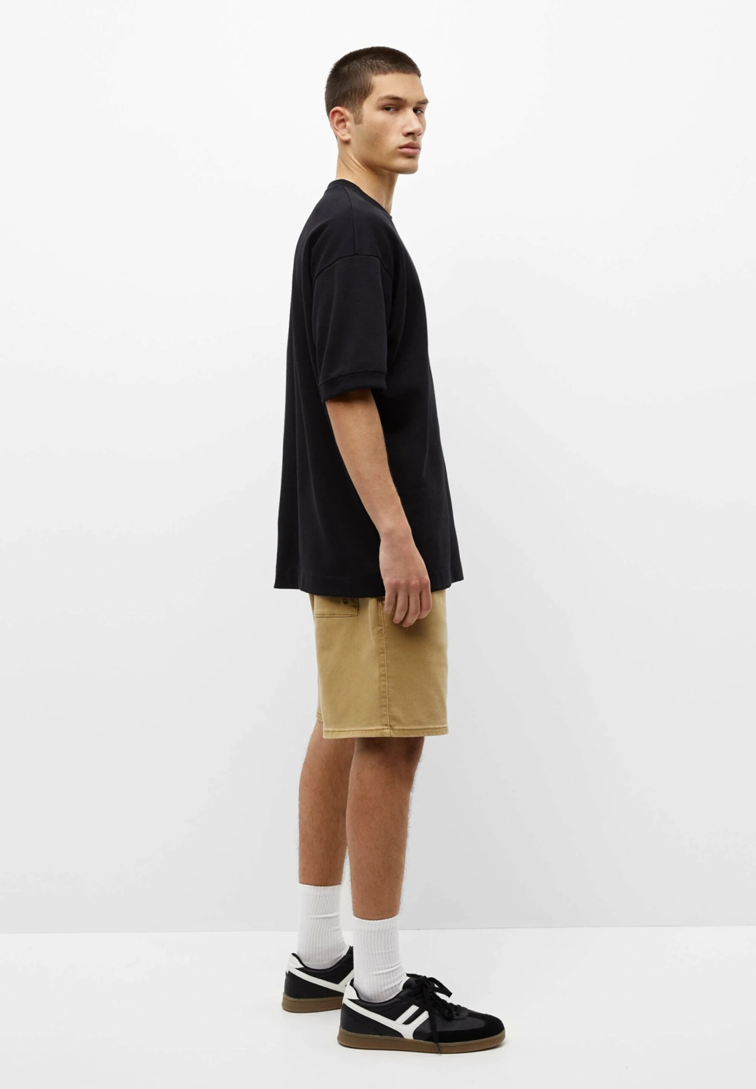 PULL & BEAR Basic Bermuda Joggers - Shorts - Ochre 4 PULL & BEAR Basic Bermuda Joggers - Shorts - Ochre - Afbeelding 4