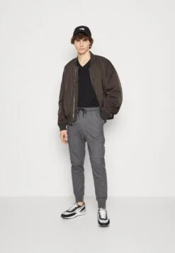 Jack & Jones Jjigordon Jjair Pants - Trainingsbroek - Dark Grey Melange 7 Jack & Jones Jjigordon Jjair Pants - Trainingsbroek - Dark Grey Melange -Next Verkoopwinkel e59bfc0a7f1f4775a015db3bd5abcf51
