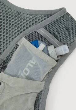 Salomon Active Skin 4 With Flasks Unisex - Backpack - Wrought Iron/Sedona Sage 9 Salomon Active Skin 4 With Flasks Unisex - Backpack - Wrought Iron/Sedona Sage -Next Verkoopwinkel e631987dcba243c0addfb9ea8add2863