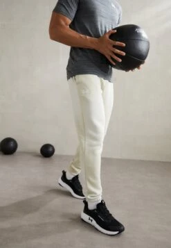 Under Armour Essential Novelty - Trainingsbroek - Khaki Base/White Clay/White