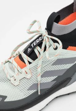 ADIDAS PERFORMANCE Terrex Free Hiker 2 - Outdoorschoenen - Linen Green/Crystal White/Impact Orange -Next Verkoopwinkel f6c706365a2742ef9cacff660ebff283
