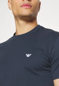 Emporio Armani Pyjama - Blue/Grey/Red 9 Emporio Armani Pyjama - Blue/Grey/Red -Next Verkoopwinkel f7e88fa0795d4f2c8a02e5d23686fa4b