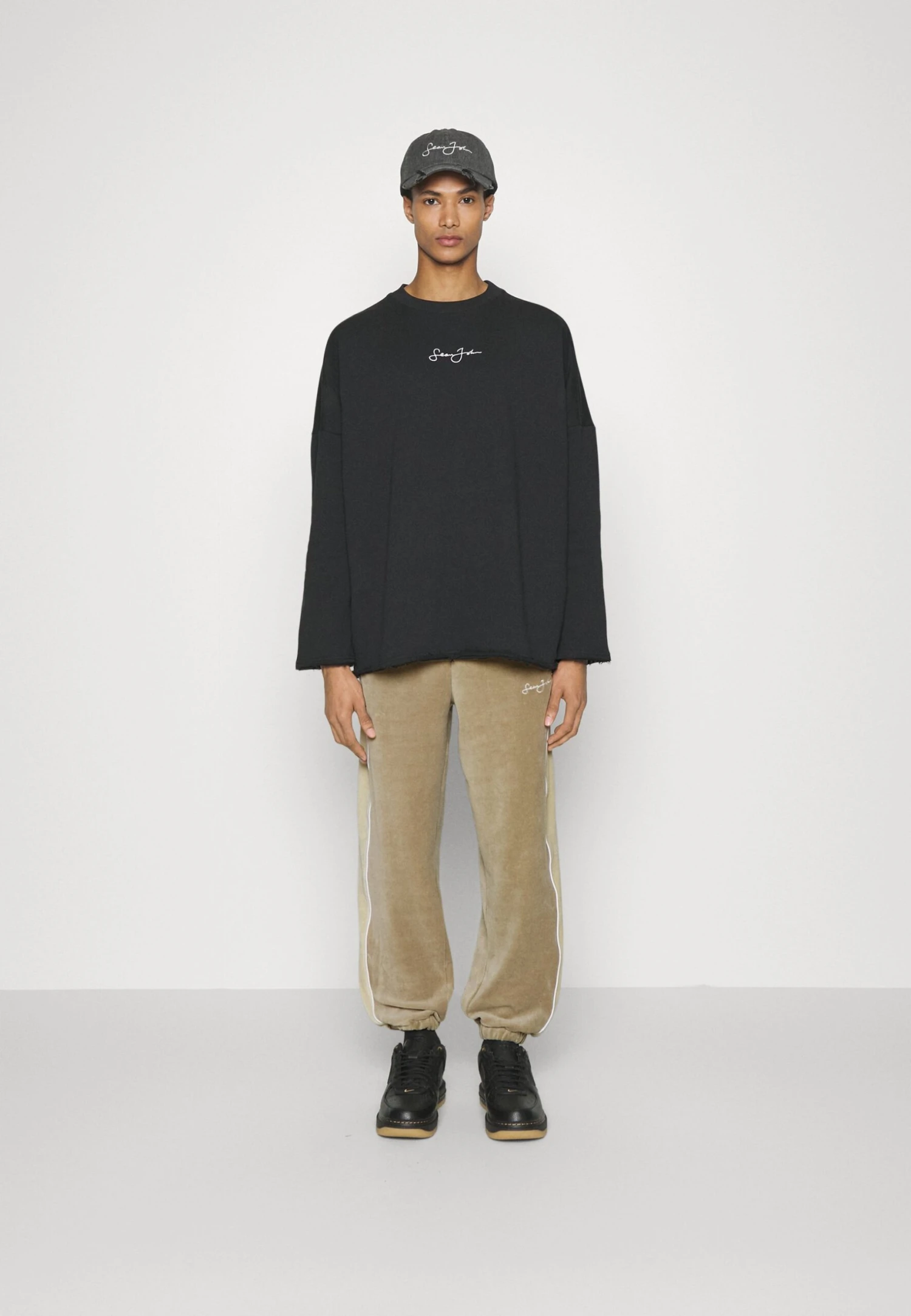 Sean John Script Colorblock Trackpants - Trainingsbroek - Beige 2 Sean John Script Colorblock Trackpants - Trainingsbroek - Beige - Afbeelding 2