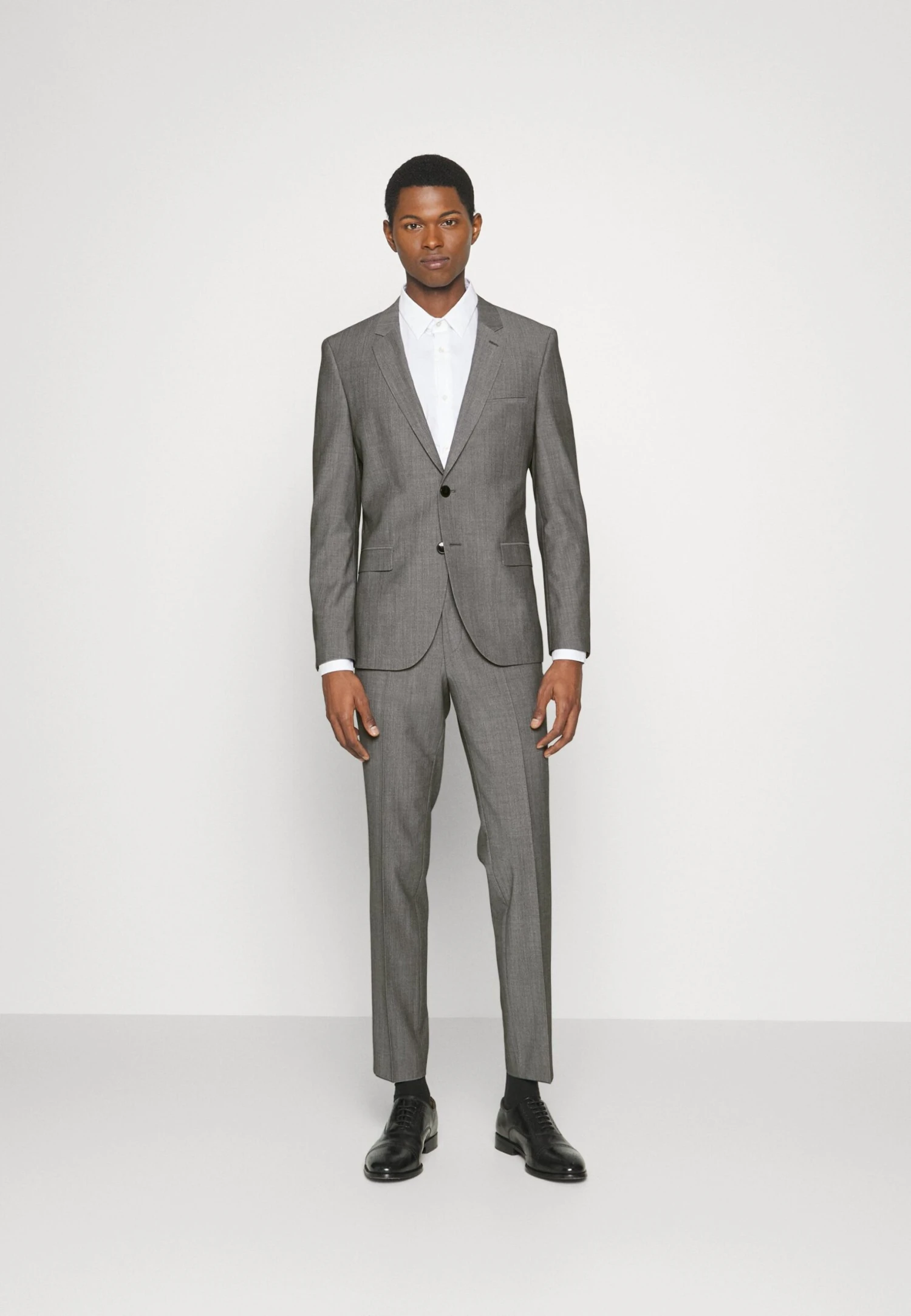 Hugo Arti Hesten - Kostuum - Open Grey 1 Hugo Arti Hesten - Kostuum - Open Grey